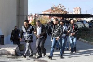 Karaman'da sahte paraya 6 g&ouml;zaltı