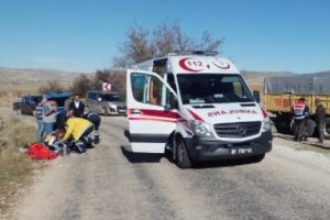 Antalya'da tartıştığı kardeşini kamyonun &ouml;n&uuml;ne itti iddiası