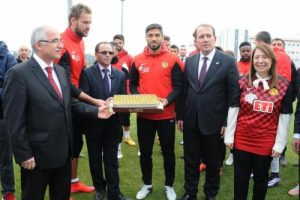 Eskişehirspor'a vali ve milletvekili desteği