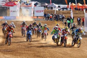 Motosiklette 2016 hazırlıkları s&uuml;r&uuml;yor