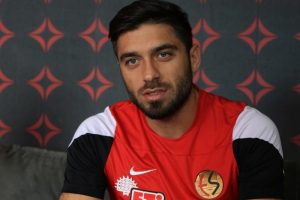 Eskişehirspor'un kaptanından "desteğe devam" &ccedil;ağrısı