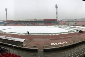 Bolu'da Kupa ma&ccedil;ı &ouml;ncesi kar s&uuml;rprizi
