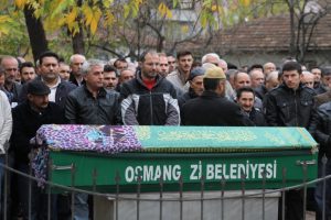 Bursa'yı yasa boğan cinayetin maktulleri g&ouml;zyaşları arasında defnedildi