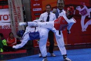 Bursa'nın gururu tekvandocu hedef y&uuml;kseltti! Sıra olimpiyatlarda...