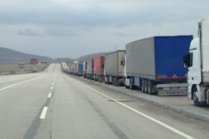 Azerbaycan'dan transit TIR &uuml;cretlerine indirim