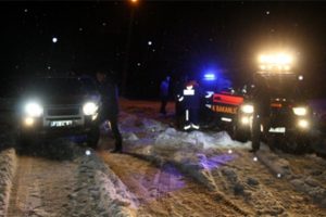 D&uuml;zce'de 7 kişi kar yağması sonucu yaylada mahsur kaldı