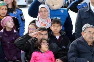 Manisa'da engelsiz yaşam y&uuml;r&uuml;y&uuml;ş&uuml;
