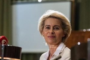 Almanya Savunma Bakanı T&uuml;rkiye'ye geliyor