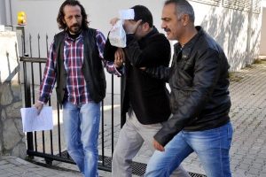 8 yıldır kırmızı b&uuml;ltenle aranan Sırp, Alanya'da yakalandı