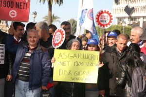 İş&ccedil;iden tiyatrolu asgari &uuml;cret talebi