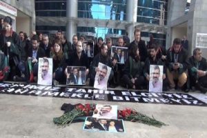 Anadolu Adalet Sarayı &ouml;n&uuml;nde Tahir El&ccedil;i eylemi