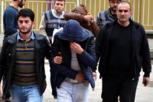'Kariyer' derneğine CV operasyonu: 11 g&ouml;zaltı