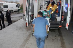 Sınır kapısında silahlı kavga: 17 yaralı
