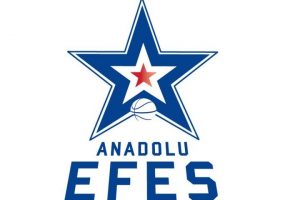 Anadolu Efes'te y&uuml;zler g&uuml;l&uuml;yor