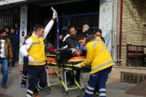 Kuyumcuda 'yetersiz bakiye' kavgası: 1 &ouml;l&uuml; 1 yaralı