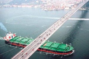 T&uuml;rkiye boğazları Rus gemilerine karşı kapatabilir mi?
