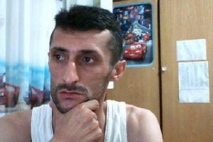 Kavgada d&uuml;şt&uuml; beyin kanamasından &ouml;ld&uuml;, 2 kişi g&ouml;zaltına alındı