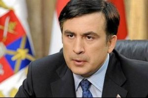 G&uuml;rcistan vatandaşlığından &ccedil;ıkarılan eski Cumhurbaşkanı Saakaşvili'den ilk tepki