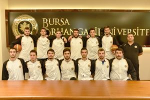 Bursa Orhangazi &Uuml;niversitesi Erkek Basketbol Takımı'nın bileği b&uuml;k&uuml;lm&uuml;yor