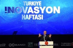 "&Uuml;rettiğimiz &uuml;r&uuml;nlerin tasarımlarını kendimizin yapmalıyız''