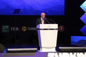 "Ekonomideki b&uuml;y&uuml;me beklenenin &uuml;zerinde"