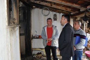 Bursa'da evi yanan aileye Orhaneli Belediyesi'nden yardım