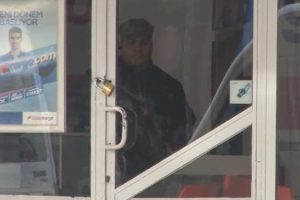 Bursa'da kargo şubesinde t&uuml;fekli eylem yapan şahıs konuştu!