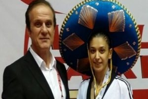 Milli tekvandocu Nur Tatar'dan g&uuml;m&uuml;ş madalya