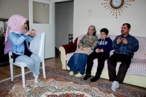 Bursa'da engelli anne babası i&ccedil;in yaptı sosyal medyadan b&uuml;y&uuml;k ilgi g&ouml;rd&uuml;