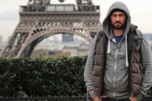 M&uuml;lteci kılığında İzmir'den Paris'e 6 g&uuml;nde gitti