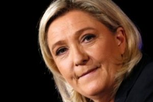 Fransa'da Le Pen'in se&ccedil;imden galip &ccedil;ıkması bekleniyor