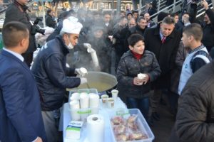 İstanbul'da vatandaşlara &ccedil;orba s&uuml;rprizi