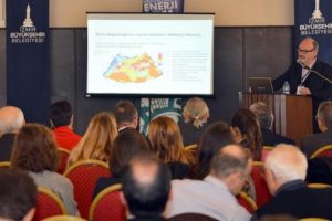 Uzmanlar İzmir'i masaya yatırdı: G&uuml;ndem 2020