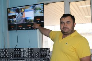 Bursa'da hırsızlardan bıkan k&ouml;yl&uuml; &ccedil;areyi kamera sisteminde buldu