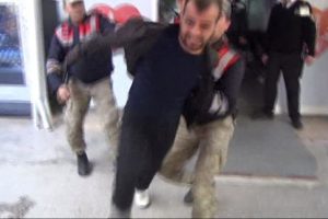 Gaziantep'te su&ccedil; makinesi gazeteciye saldırdı