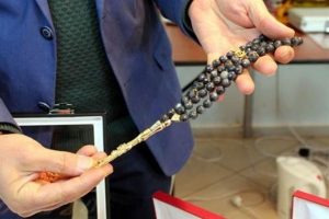 G&ouml;k taşından tespih 30 bin dolara satılıyor