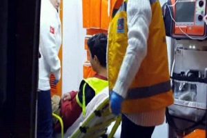 U&ccedil;ucu madde kullanan arkadaşını d&ouml;verek hastanelik etti
