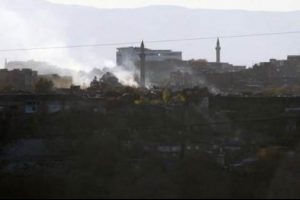 Dağdaki 100 PKK'lı il&ccedil;eye indi