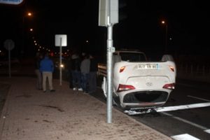 &Ouml;nce &ccedil;arptı sonra takla attı