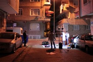 İstanbul'da vahşet! İşkence ederek &ouml;ld&uuml;rd&uuml;ler, &ccedil;&ouml;pe attılar