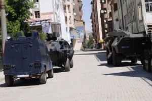 Y&uuml;ksekova'da sokağa &ccedil;ıkma yasağı