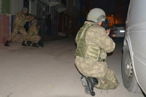 Bursa'da jandarmadan YDG-H operasyonu: 9 g&ouml;zaltı