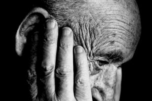 Alzheimer hastalarının yakınlarına hayatı kolaylaştıran 10 &ouml;neri