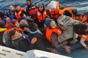 Ege'de 538 ka&ccedil;ak g&ouml;&ccedil;men kurtarıldı