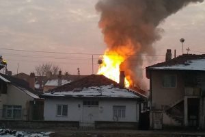 5 kişilik Suriyeli ailenin yaşadığı ev yandı