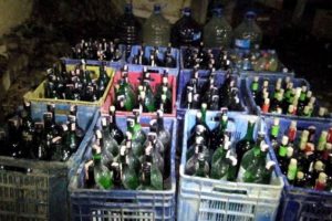 Tokat'ta 424 litre sahte şarap ele ge&ccedil;irildi