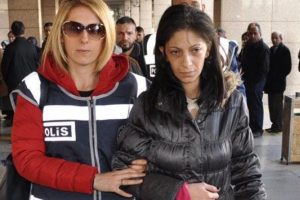İzmir'de iki &ccedil;ocuklarını yangında kaybeden &ccedil;ift dehşet gecesini anlattı