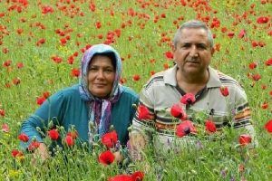 Hemşire kızları tarafından &ouml;ld&uuml;r&uuml;len emekli &ccedil;ift toprağa verildi