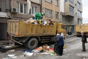 Bursa Yıldırım'da g&uuml;nde 560 ton &ccedil;&ouml;p toplanıyor!