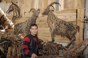 Selin s&uuml;r&uuml;klediği dallar sanat eseri oldu
